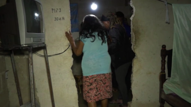 Santo Domingo: supuesta funcionaria del MIES drogó y robó a dos abuelitos