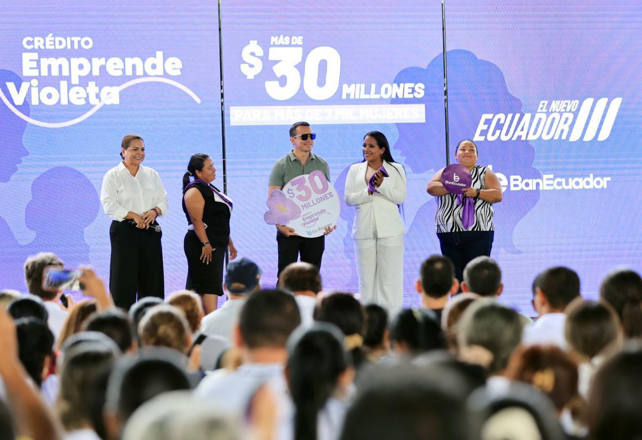 Noboa crea 'Emprende Violeta Micro': mujeres podrán acceder a créditos con tasa preferencial del 9,8%