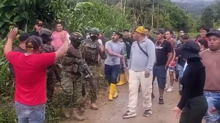 Zamora Chinchipe: 12 militares fueron retenidos tras operativo contra la minería ilegal