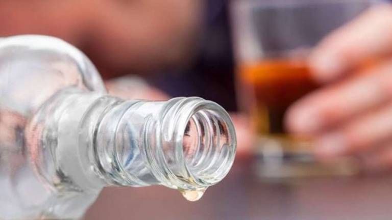 Ordenanza en Guayaquil prevé aplicar hasta dos mil dólares de multa a bebedores de licor en la vía pública