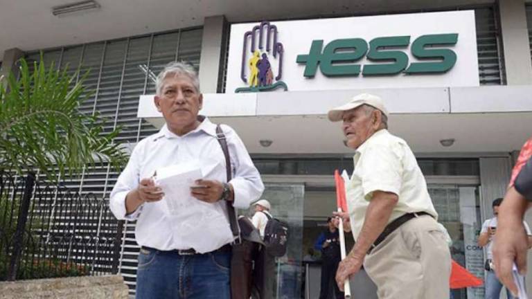 En agosto, el IESS podría tener problemas para pagar a jubilados