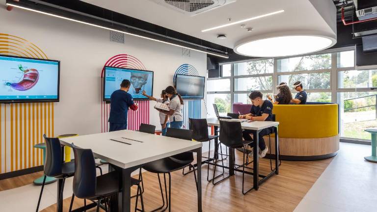 UIDE es reconocida como líder en innovación universitaria