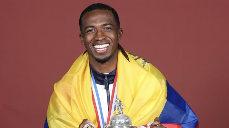 El ecuatoriano Willian Pacho está nominado para el Balón de Oro como mejor jugador del 2026