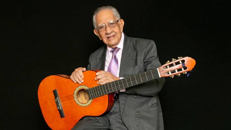 Héctor Jaramillo, leyenda de la música ecuatoriana, revela el origen de su éxito ‘El pañuelo blanco’