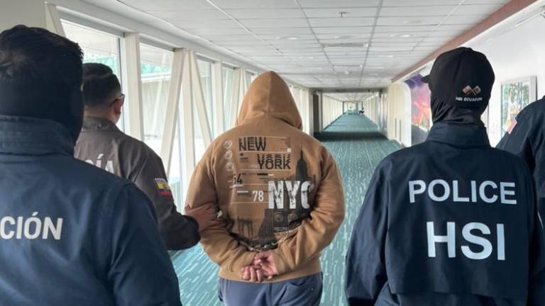 Deportan desde Mineápolis a Guayaquil a ecuatoriano requerido por asesinato