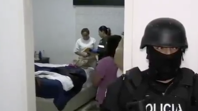 La alcaldesa de Jipijapa Ángela Plúa fue detenida por presunta red de delincuencia organizada que falsificaba trámites
