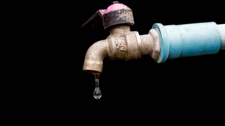 Gobierno refuerza medidas para garantizar suministro de agua y advierte a quien intente paralizar servicios