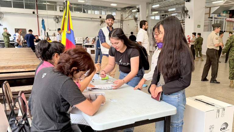 Referéndum y Consulta Popular: migrantes le dijeron 'Sí' a Daniel Noboa, pese a derrota en Ecuador