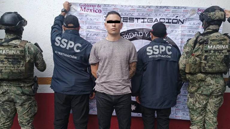 Alias 'Lobo Menor' es trasladado a Ecuador desde Colombia; irá a la Cárcel del Encuentro