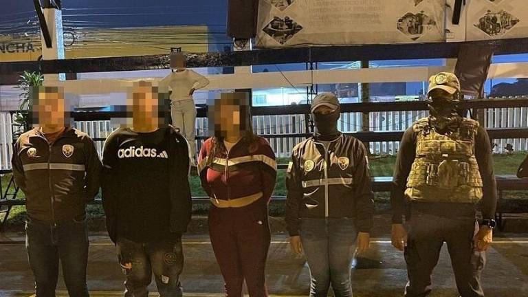 Operativo militar en Santo Domingo deja dos detenidos y un arma de asalto decomisada​​​​​