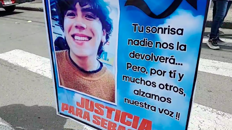 Joven se suicidó ya que habría sido acosado por sus profesores en Cuenca: Creyeron que la depresión era un berrinche
