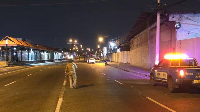 Dos militares fueron atropellados durante un operativo de seguridad en la vía a Daule, en Guayaquil