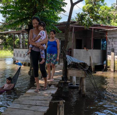 Fotografía de inundaciones durante la época invernal en Babahoyo.