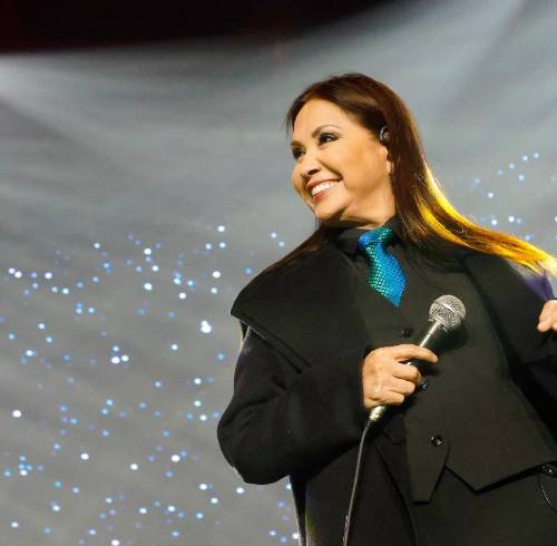 Ana Gabriel es una de las voces más emblemáticas de la música latina, con una trayectoria de varias décadas en la que ha destacado por sus baladas románticas.
