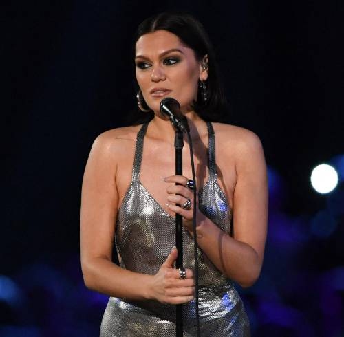 Jessie J confirmó que está libre de cáncer de mama tras una resonancia magnética y nuevos chequeos médicos.