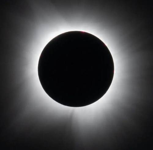 Imagen de un eclipse solar total.
