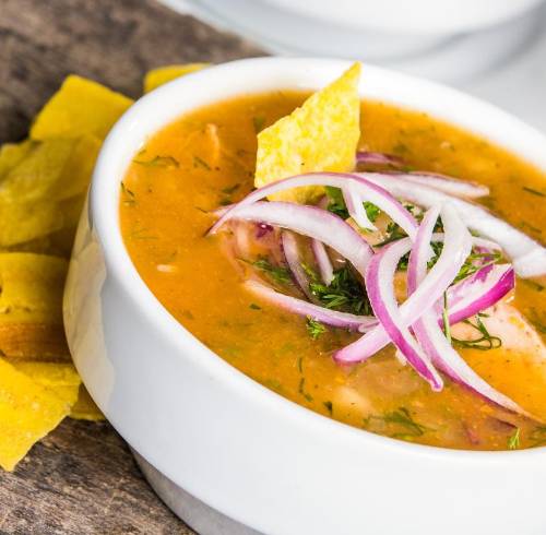 El encebollado, acompañado de Quaker, es la apuesta ecuatoriana en el nuevo Mundial de Comidas de Ibai Llanos.