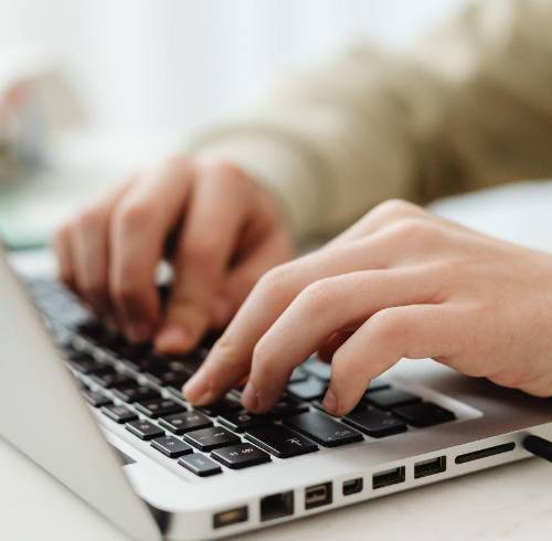 Oportunidades laborales en feria virtual.