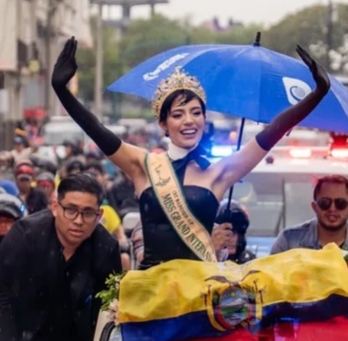 Shyare Andrade a su llegada a Portoviejo, el 16 de octubre de 2026.