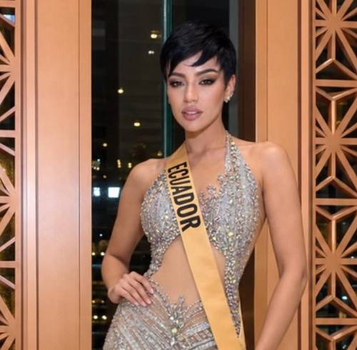 Shyare Andrade es una modelo y reina de belleza ecuatoriana, originaria de Manabí, que ha ganado reconocimiento internacional por su participación en certámenes de belleza y su representación del país en el Miss Grand International.