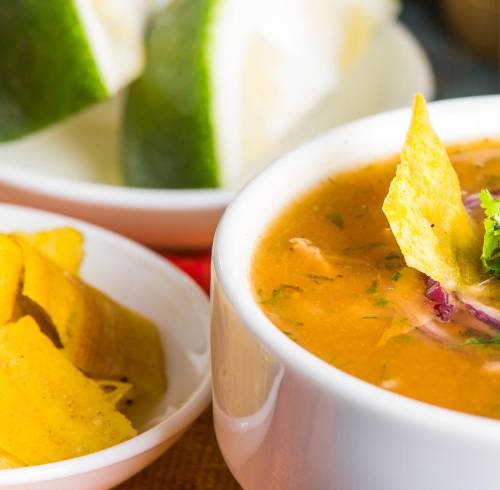 El encebollado representa a Ecuador en una nueva ronda del torneo gastronómico de Ibai Llanos y busca alcanzar las semifinales.