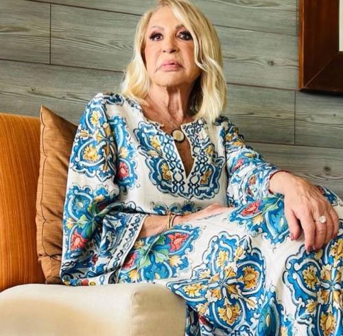 La presentadora fue hospitalizada tras la perforación de una úlcera que provocó una infección.