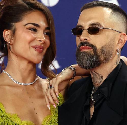 La cantante protagonizó una actuación que confundió a miles de seguidores en redes sociales.