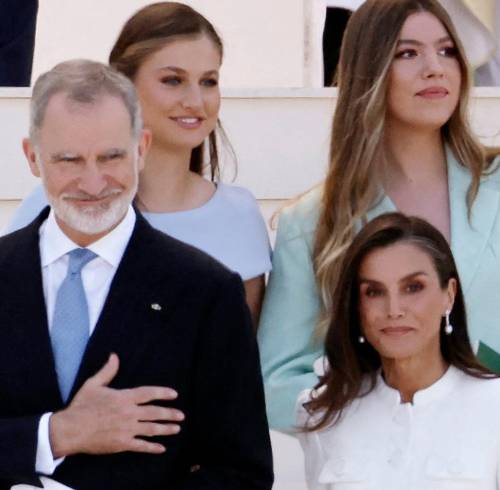 Felipe VI, Letizia, Leonor y Sofía celebraron con un emotivo abrazo el pase a la final.