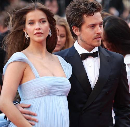 El embarazo fue anunciado oficialmente en mayo de 2026 durante el Festival de Cannes.