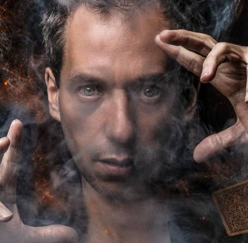 “Soy Magia” reúne ilusionismo, relatos y participación del público.