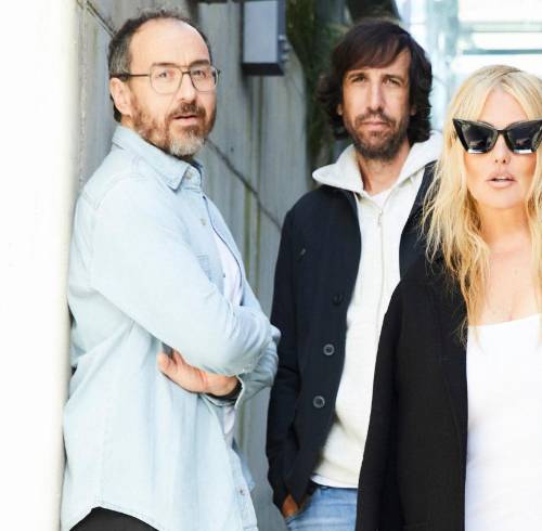 La banda española volverá a Quito en marzo de 2027 como parte de su gira 'Tantas Cosas Que Contar Tour,' con la que celebra 30 años de trayectoria y el esperado regreso de Amaia Montero.