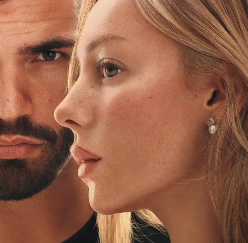 Ester Expósito y Hugo Diego García protagonizan esta historia de romance y suspenso basada en la novela de Mercedes Ron.