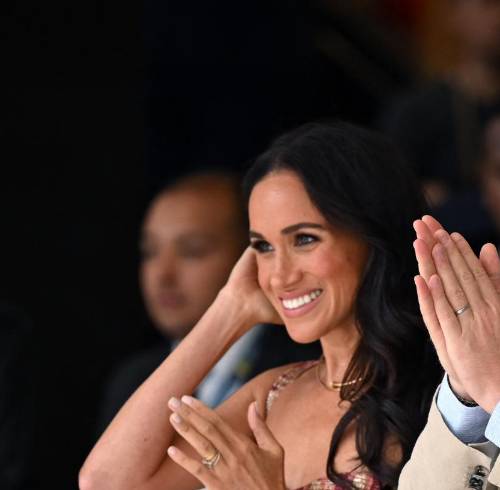 La duquesa de Sussex compartió una fotografía inédita junto a Archie y Lilibet.
