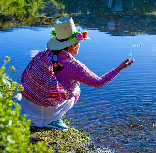 Fotografía de Aquarestaura, uno de los finalistas en Premios Verdes 2026, que trabaja con sistemas andinos de gestión hídrica.