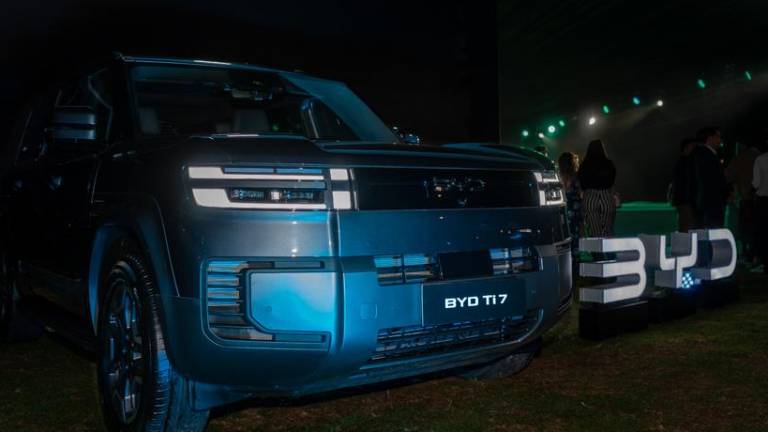 BYD amplía su oferta híbrida con el Ti7 en Ecuador
