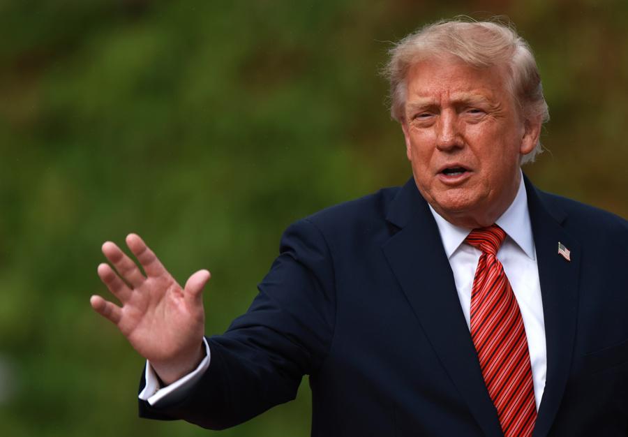Trump retira a Venezuela de lista de países que incumplen lucha antidrogas y felicita a Ecuador