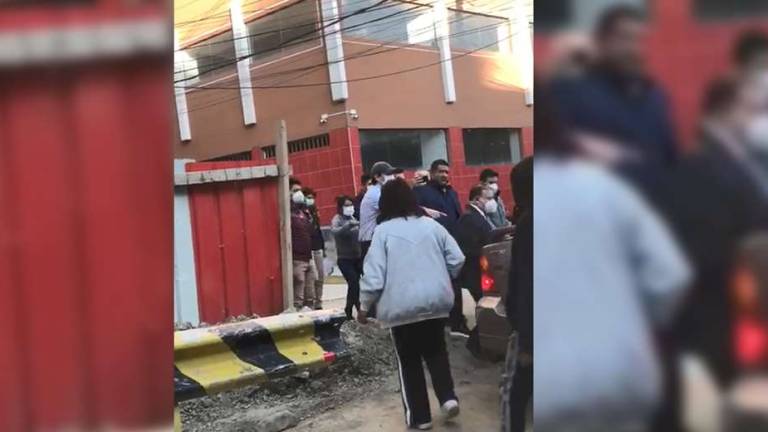 VIDEO: Máximo dirigente de Bolivia es arrestado durante el partido contra Ecuador
