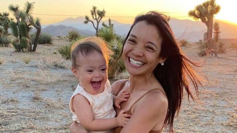 A sus 40 años, mujer gasta sus ahorros para convertirse en madre