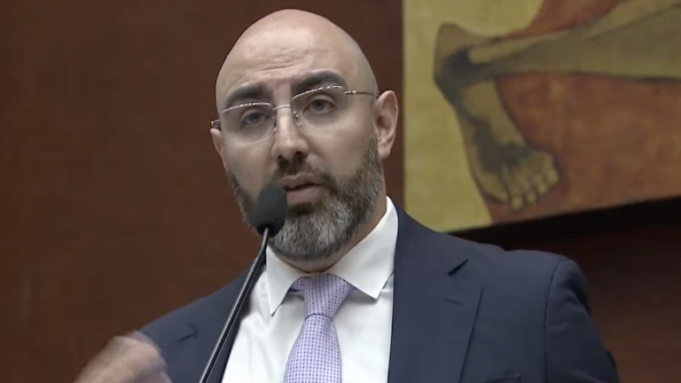 Godoy enfrenta a la Asamblea