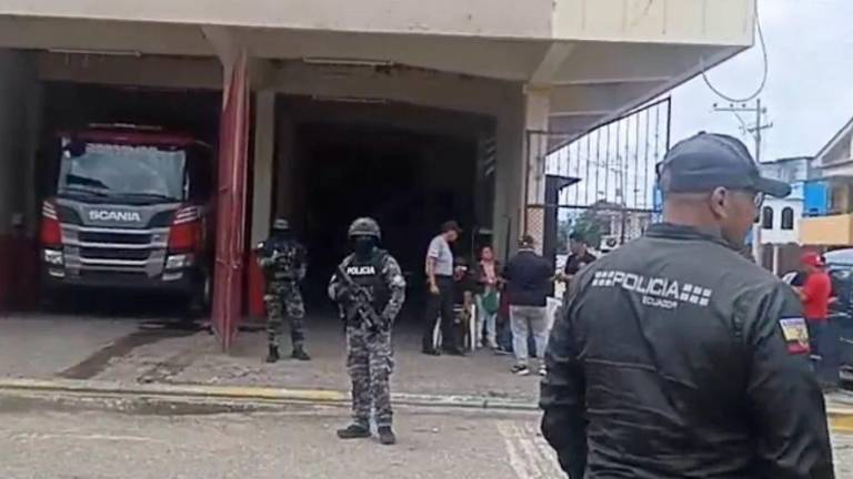 Investigan a Bomberos de Santa Elena por presunta venta ilegal de combustible