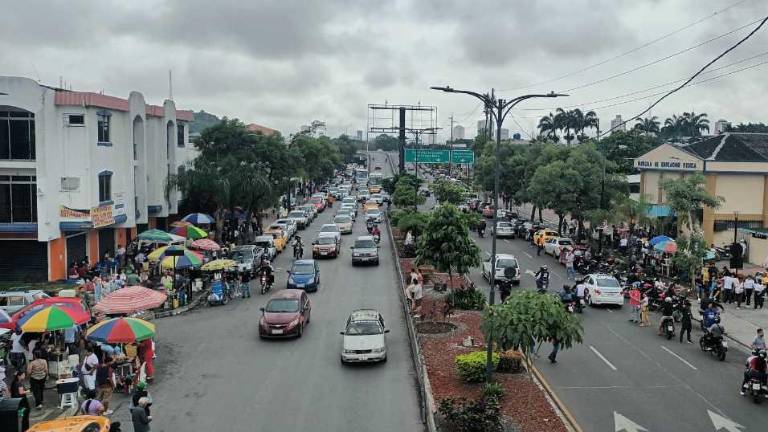 En los recintos electorales que albergan una gran cantidad de votantes, como la Universidad de Guayaquil, se prevé una mayor presencia de los agentes de la ATM.