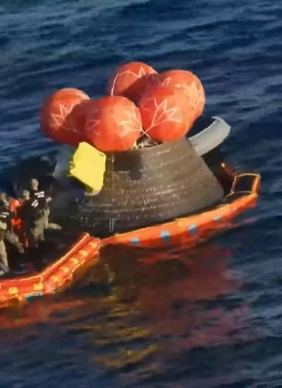 Salida de los tripulantes de Artemis II.