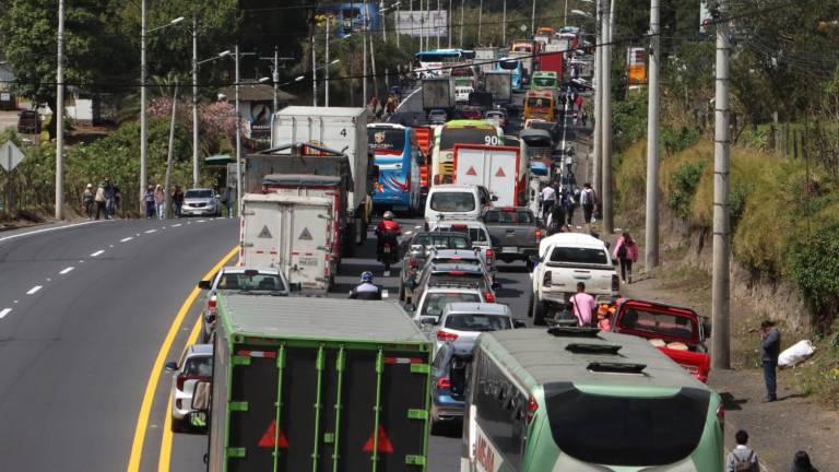 Paro transportistas Ecuador: estas son las vías cerradas tras el retiro del subsidio al diésel