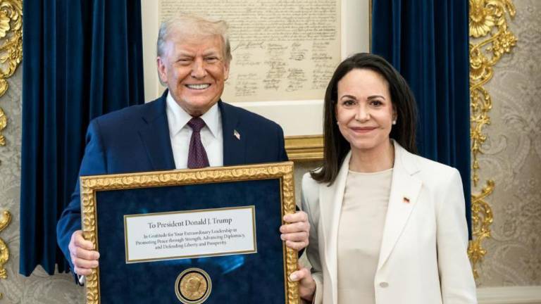 María Corina Machado entregó Premio Nobel a Trump.