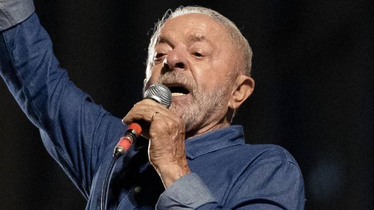 Lula promete regular las redes sociales en Brasil tras denunciar interferencia en elecciones