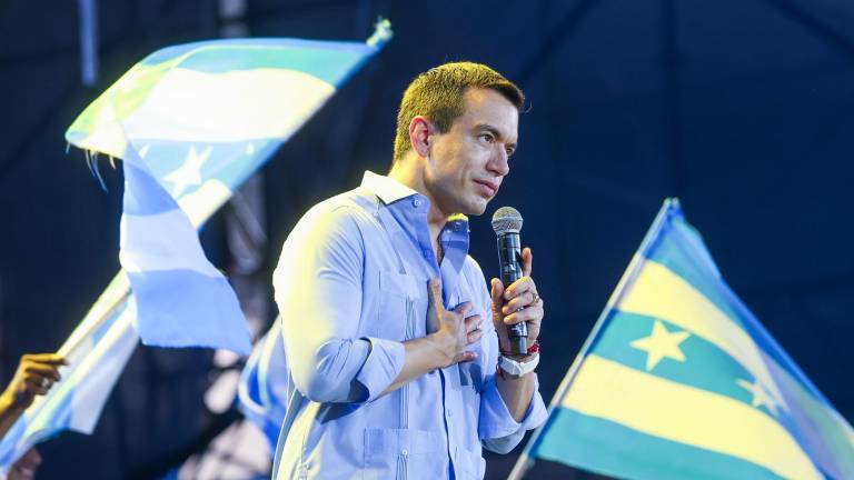 El mandatario Daniel Noboa encabezando el Festival por los 206 años de Independencia de Guayaquil, este jueves 8 de octubre.