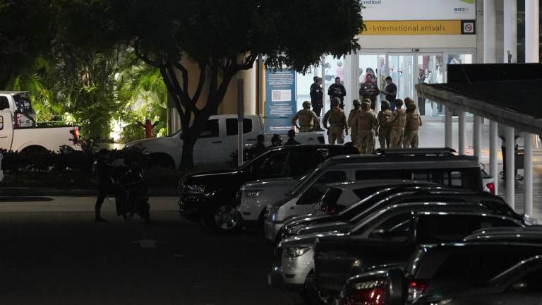 Dos adolescentes habrían perpetrado el ataque armado en el aeropuerto de Guayaquil