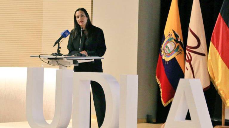 Inés Manzano anuncia que ya existe una decisión sobre el campo Sacha y cambios en los altos mandos de Petroecuador