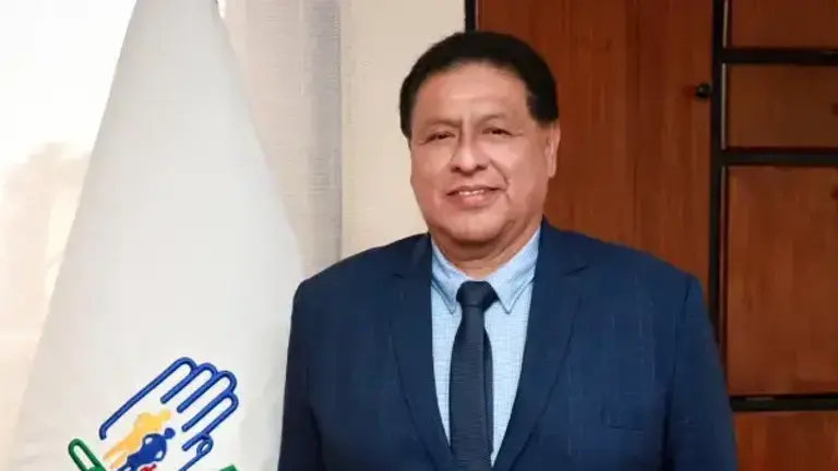 Jaime Bernabé Erazo fue anunciado como ministro de Salud, pero el presidente Noboa aún no emite el decreto.