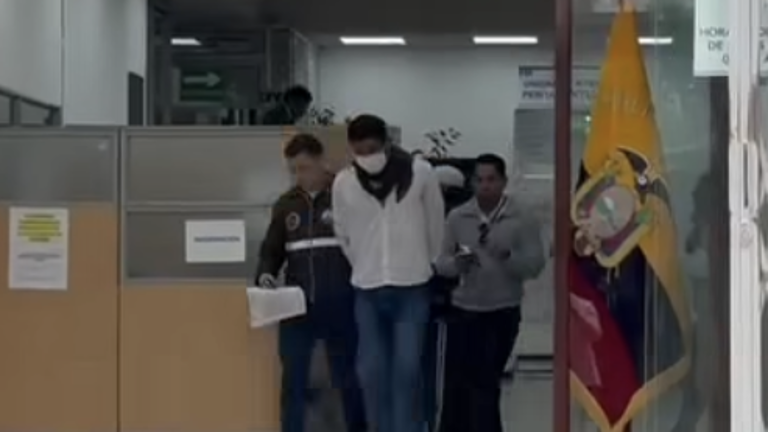 Sujeto ofrecía vacantes laborales para violar a mujeres dentro de una universidad de Quito